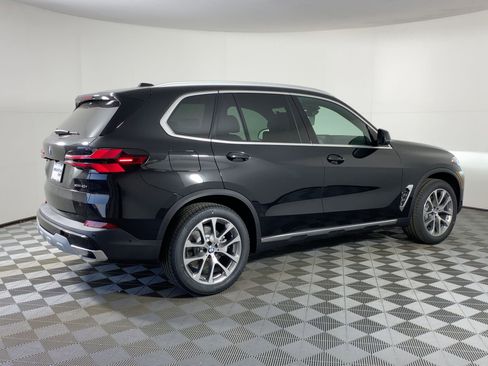 Used 2026 BMW X5 xDrive40i w/ Climate Comfort Package image 7