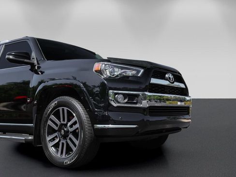 Used 2018 Toyota 4Runner Limited AWD/4WD image 9