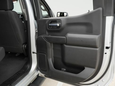 Used 2021 Chevrolet Silverado 1500 Custom Trail Boss AWD/4WD image 22