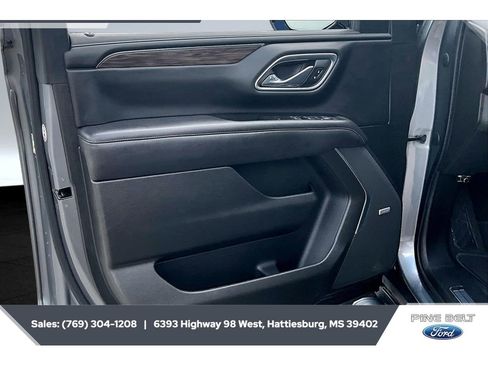 Used 2021 Chevrolet Tahoe Z71 w/ Z71 Signature Package AWD/4WD image 17
