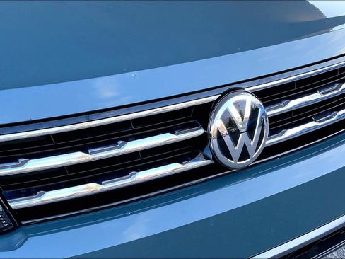 Used 2019 Volkswagen Tiguan SE w/ Panoramic Sunroof Package image 29