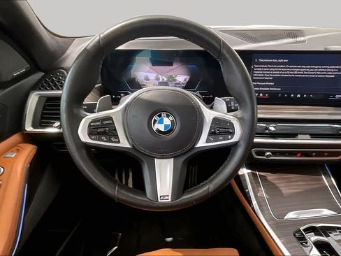 Used 2024 BMW X7 xDrive40i w/ M Sport Package AWD/4WD image 6