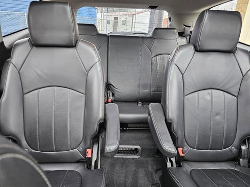 Used 2015 Chevrolet Traverse LTZ image 22