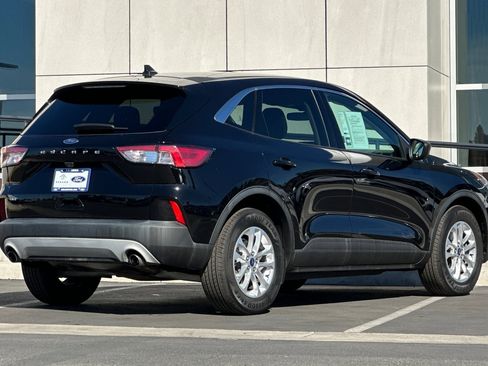 Used 2022 Ford Escape SE w/ Convenience Package image 3
