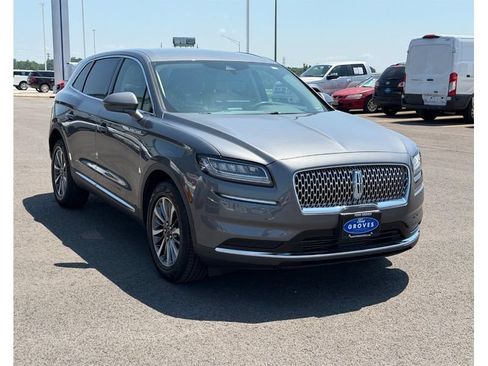 Used 2023 Lincoln Nautilus AWD w/ Premium Package image 3