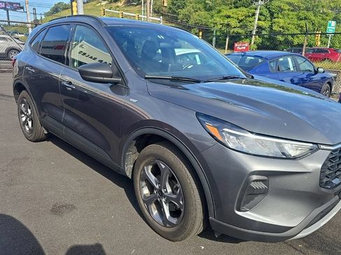 Used 2025 Ford Escape ST-Line AWD/4WD image 2