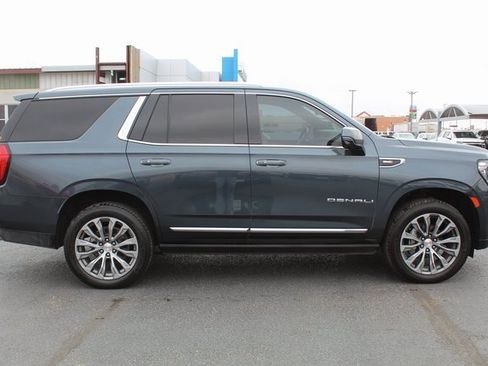 Used 2021 GMC Yukon Denali w/ Denali Premium Package image 2