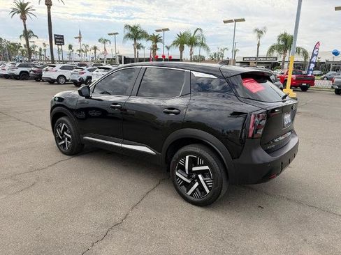 Certified 2025 Nissan Kicks SV FWD image 4