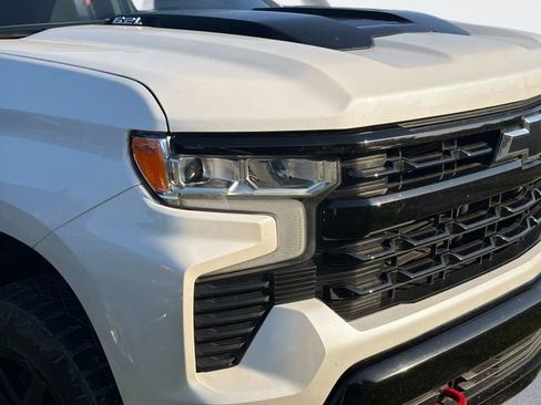Used 2023 Chevrolet Silverado 1500 LT Trail Boss w/ LT Trail Boss Premium Package AWD/4WD image 4