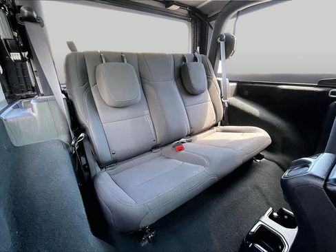 Used 2022 Jeep Wrangler Sport AWD/4WD image 20