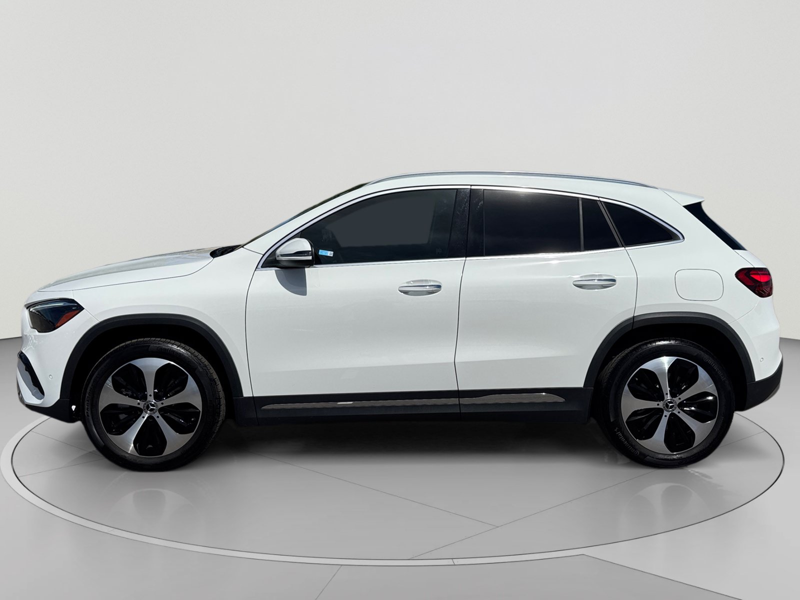 Used 2025 Mercedes-Benz GLA 250 4MATIC image 2
