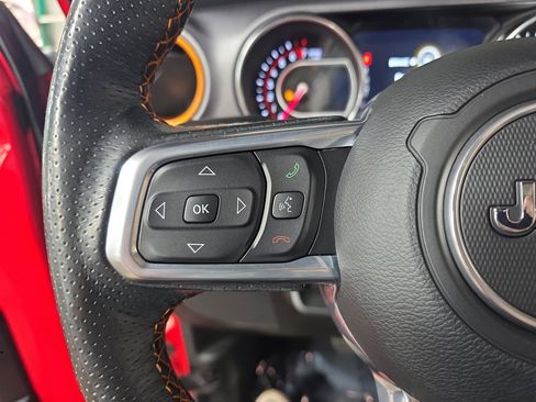 Used 2021 Jeep Gladiator Mojave AWD/4WD image 16