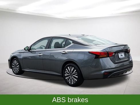 Used 2023 Nissan Altima 2.5 SV image 5