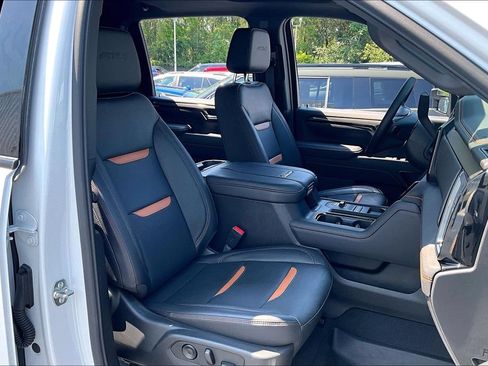 Used 2025 GMC Sierra 2500 AT4 w/ AT4 Premium Plus Package AWD/4WD image 29