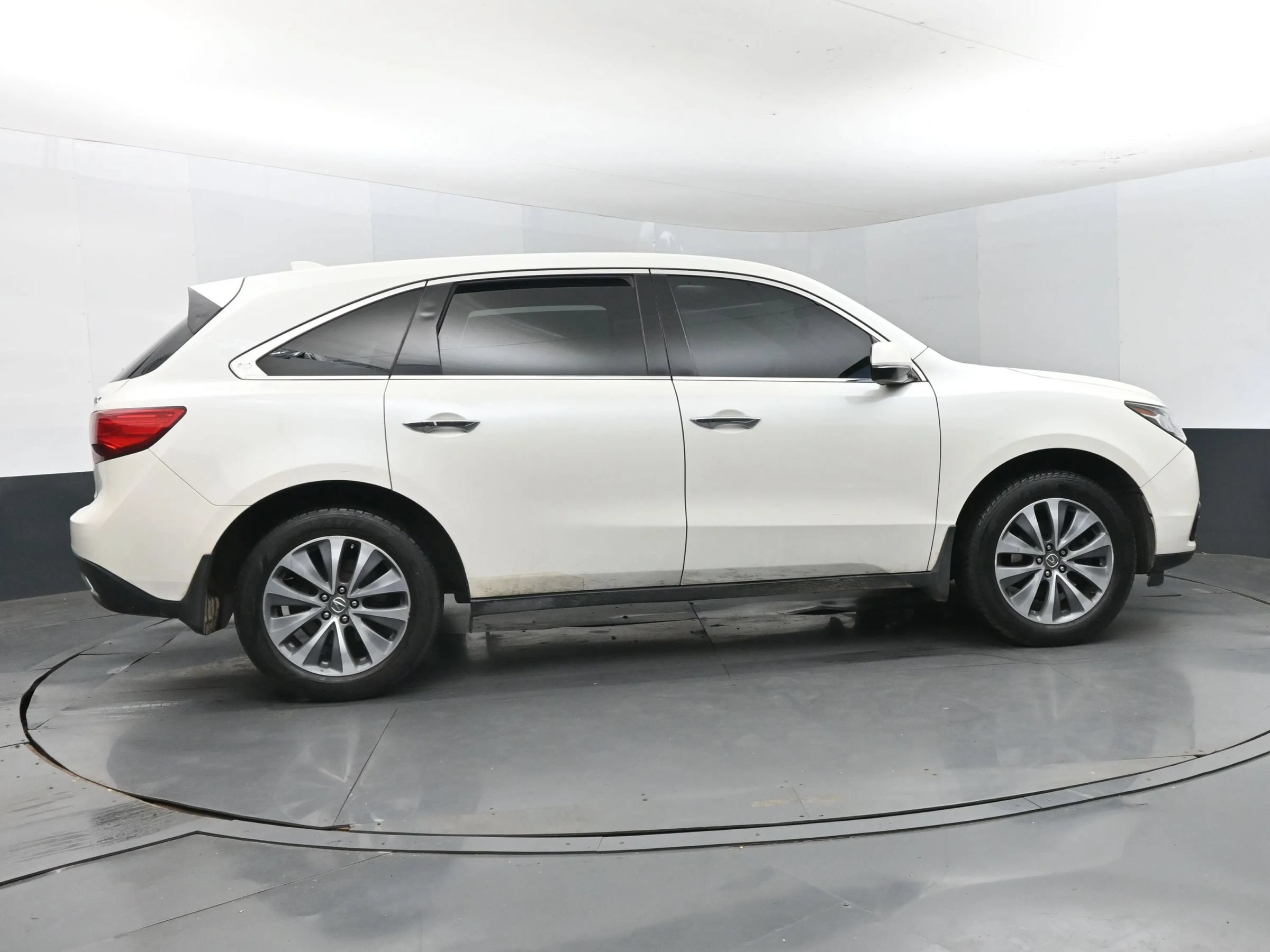 Used 2016 Acura MDX w/ Technology Package FWD image 4