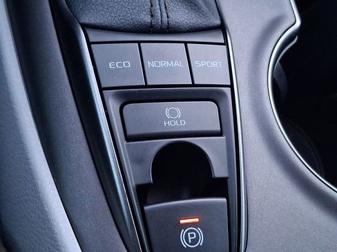 Used 2021 Toyota Camry XSE image 18