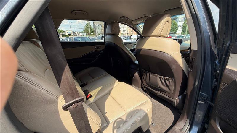 Used 2016 Hyundai Santa Fe SE w/ Option Group 02 AWD/4WD image 15
