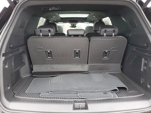 New 2026 Chevrolet Traverse High Country w/ LPO, Floor Liner Package image 90