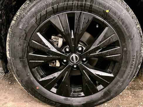 Used 2023 Nissan Rogue SV image 8