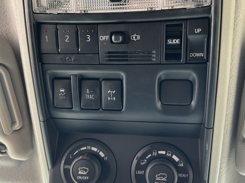 Used 2017 Toyota 4Runner TRD Off-Road Premium image 29