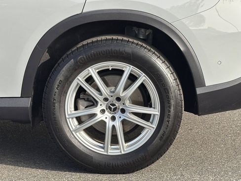Certified 2025 Mercedes-Benz GLC 300 4MATIC image 33