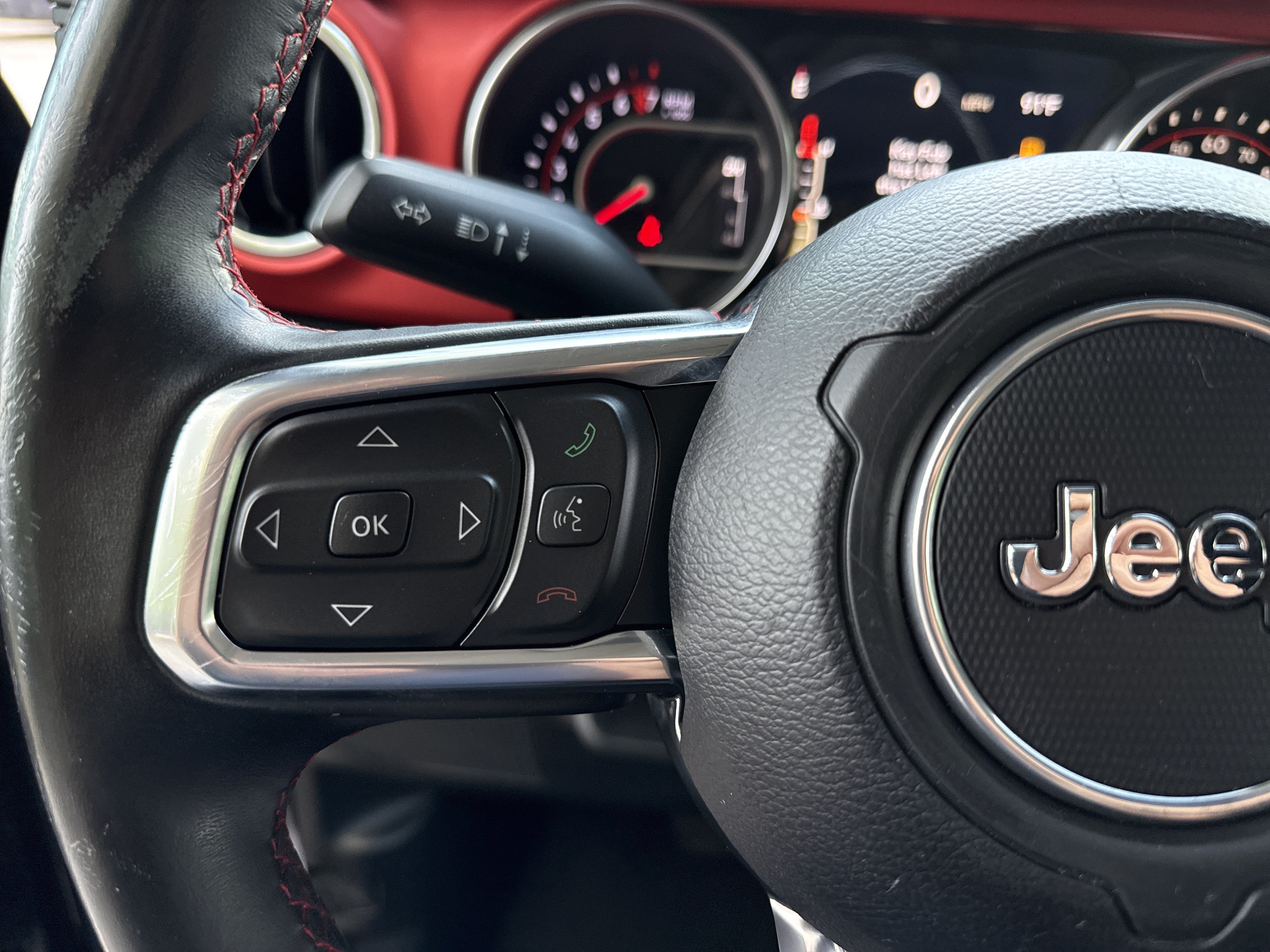 Used 2020 Jeep Gladiator Rubicon AWD/4WD image 25