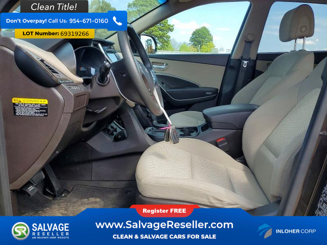 Used 2017 Hyundai Santa Fe SE FWD image 9
