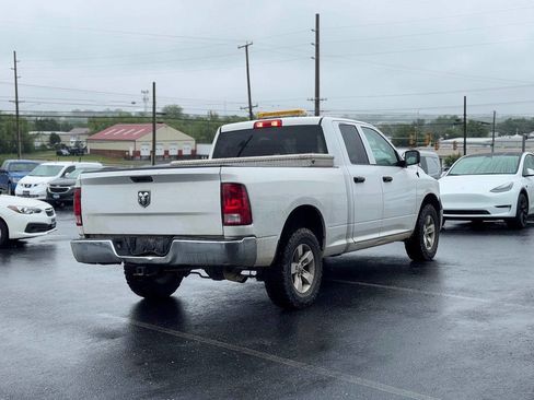 Used 2018 RAM 1500 Tradesman w/ Chrome Appearance Group AWD/4WD image 3