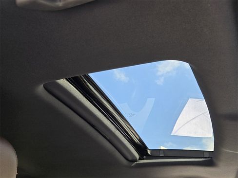 Certified 2025 Honda Passport EX-L image 19