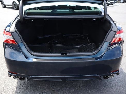 Used 2019 Toyota Camry XSE image 5