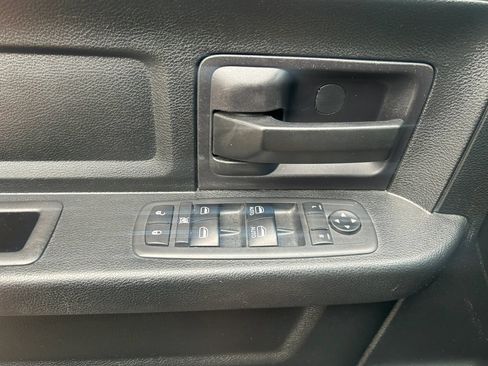 Used 2018 RAM 1500 Express AWD/4WD image 11