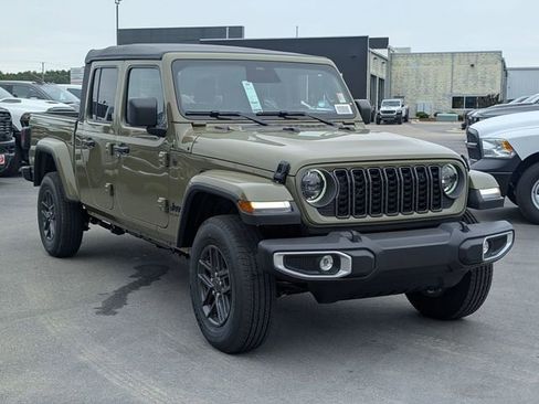 New 2026 Jeep Gladiator Sport AWD/4WD image 2