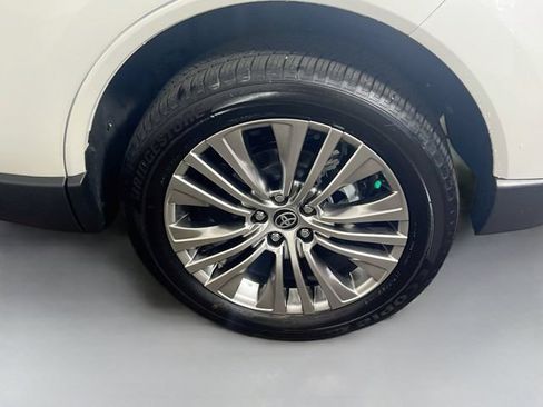 Used 2023 Toyota Venza Limited AWD/4WD image 24