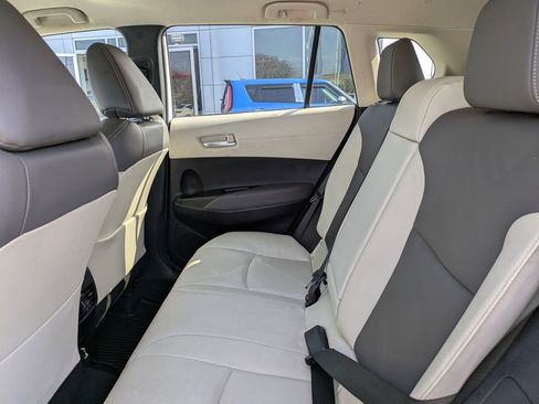 Used 2024 Toyota Corolla Cross XLE image 27