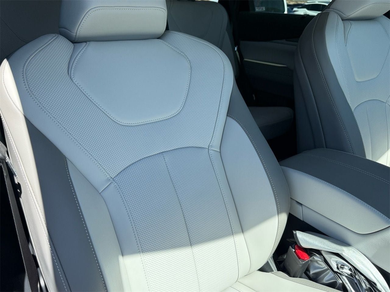 New 2026 INFINITI QX60 Luxe w/ Cargo Package FWD image 14