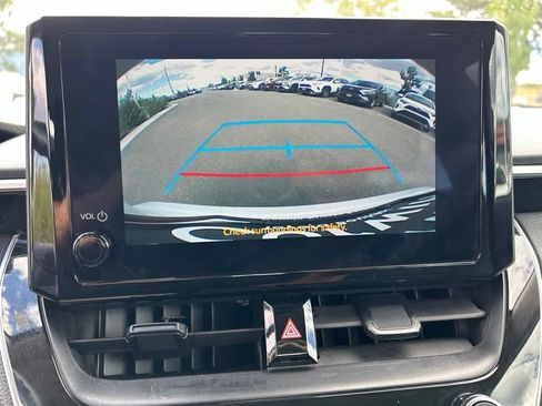 Used 2025 Toyota Corolla LE FWD image 29