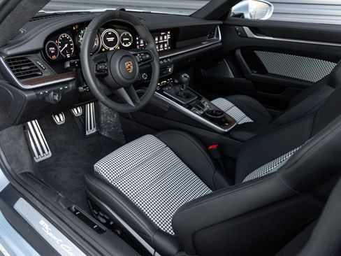 Certified 2023 Porsche 911 Sport Classic RWD image 4