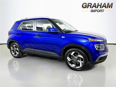 Used 2023 Hyundai Venue Limited image 1