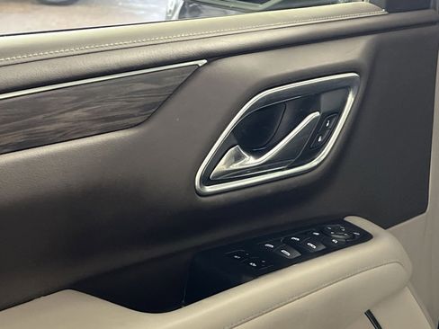 Used 2021 Chevrolet Tahoe Z71 w/ Z71 Off-Road Package image 15