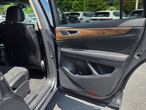 Used 2024 Volkswagen Atlas SE FWD image 55