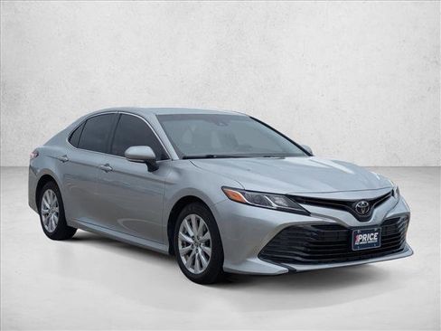 Used 2018 Toyota Camry LE w/ Convenience Package image 3