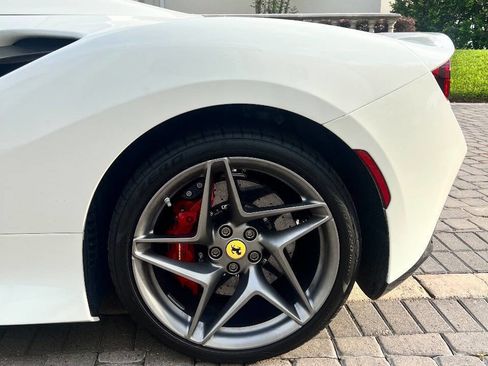 Used 2022 Ferrari F8 Tributo RWD image 4