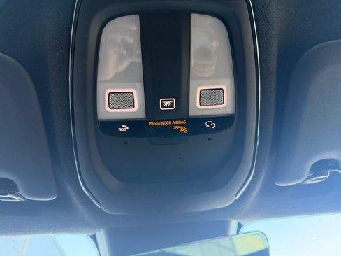 Used 2023 Volvo C40 P8 Recharge Ultimate AWD/4WD image 22