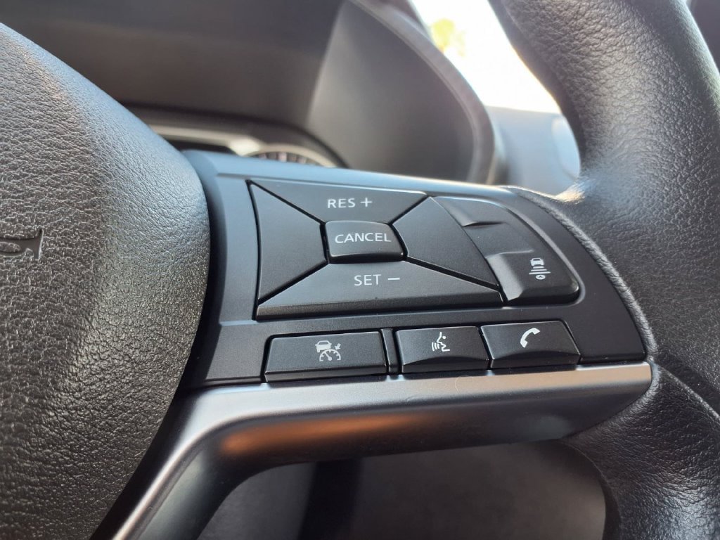 Used 2025 Nissan Sentra SV FWD image 28