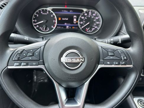Used 2025 Nissan Sentra SV FWD image 24