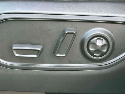 Used 2024 Jeep Grand Cherokee Altitude image 16