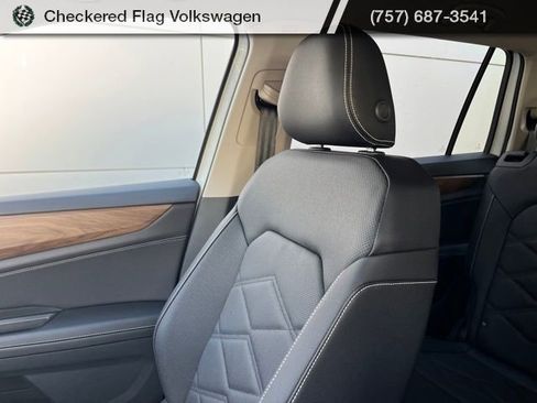 New 2026 Volkswagen Atlas SE image 42