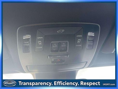 Used 2025 Toyota Sienna XSE image 32