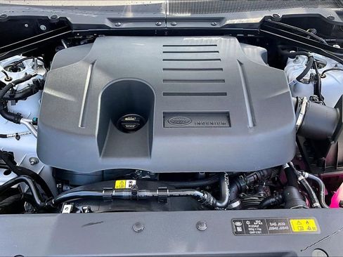 New 2026 Land Rover Defender 110 X-Dynamic SE AWD/4WD image 11