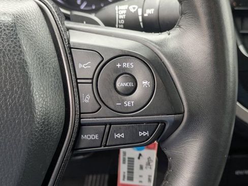 Used 2024 Toyota Camry SE image 19